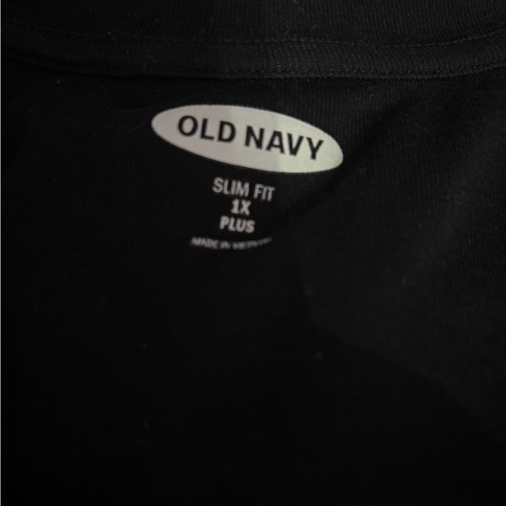 Old Navy Slim Fit Tee Shirt - Picture 3 of 3